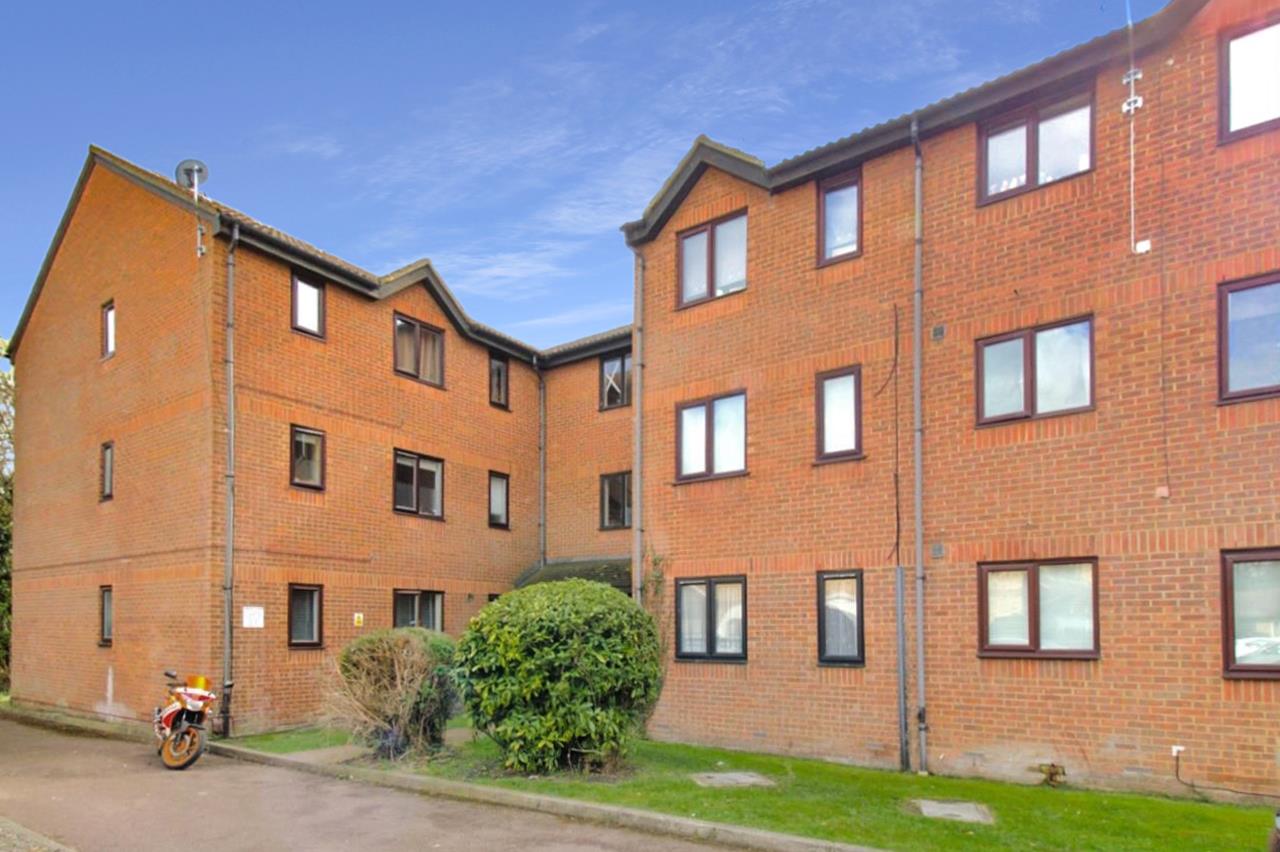 1 Bedroom Apartment For Sale At Parsonage Road Grays Thurrock Offers