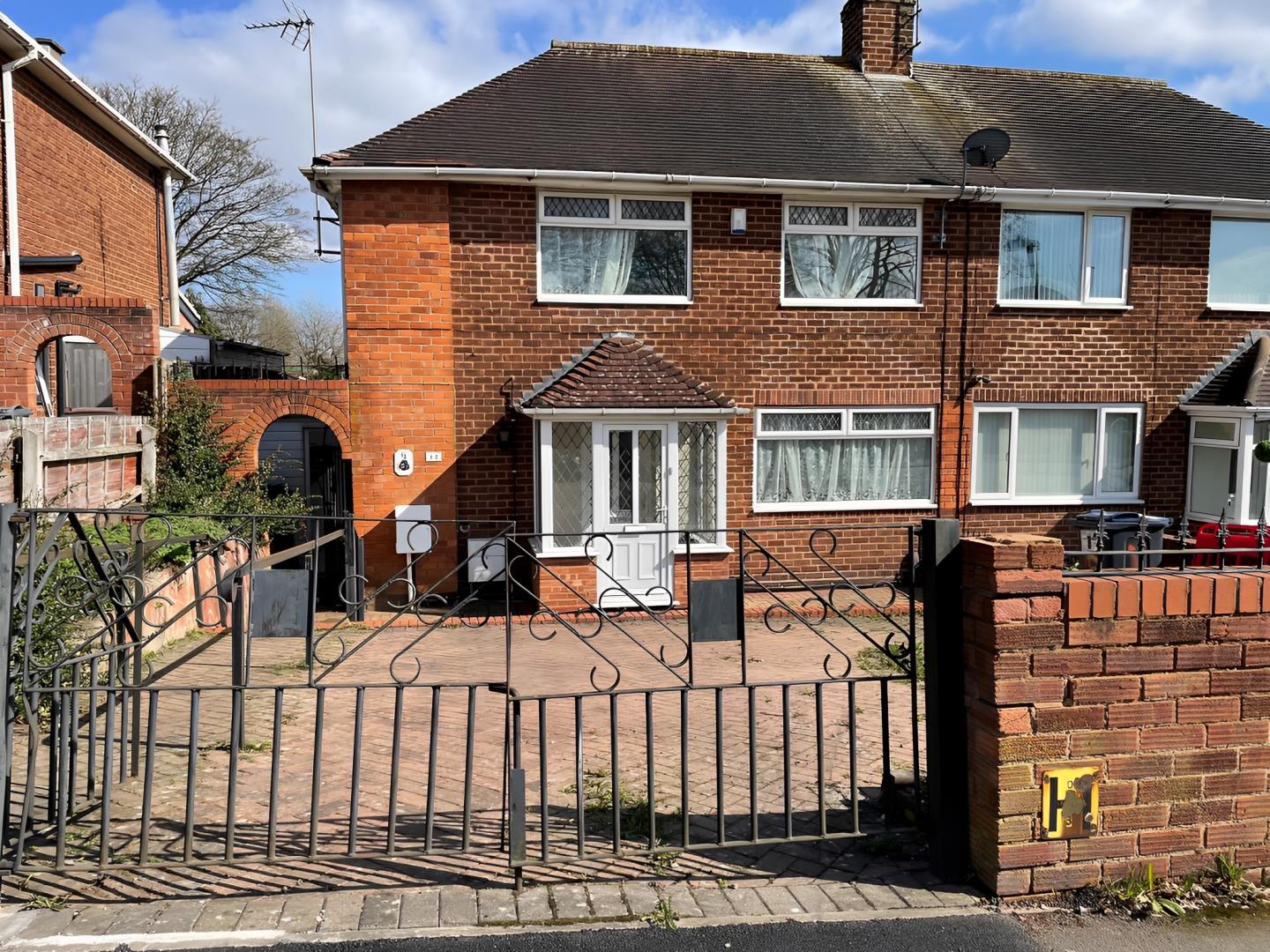 3 Bedroom Semi Detached House For Sale At Overdale Road Birmingham