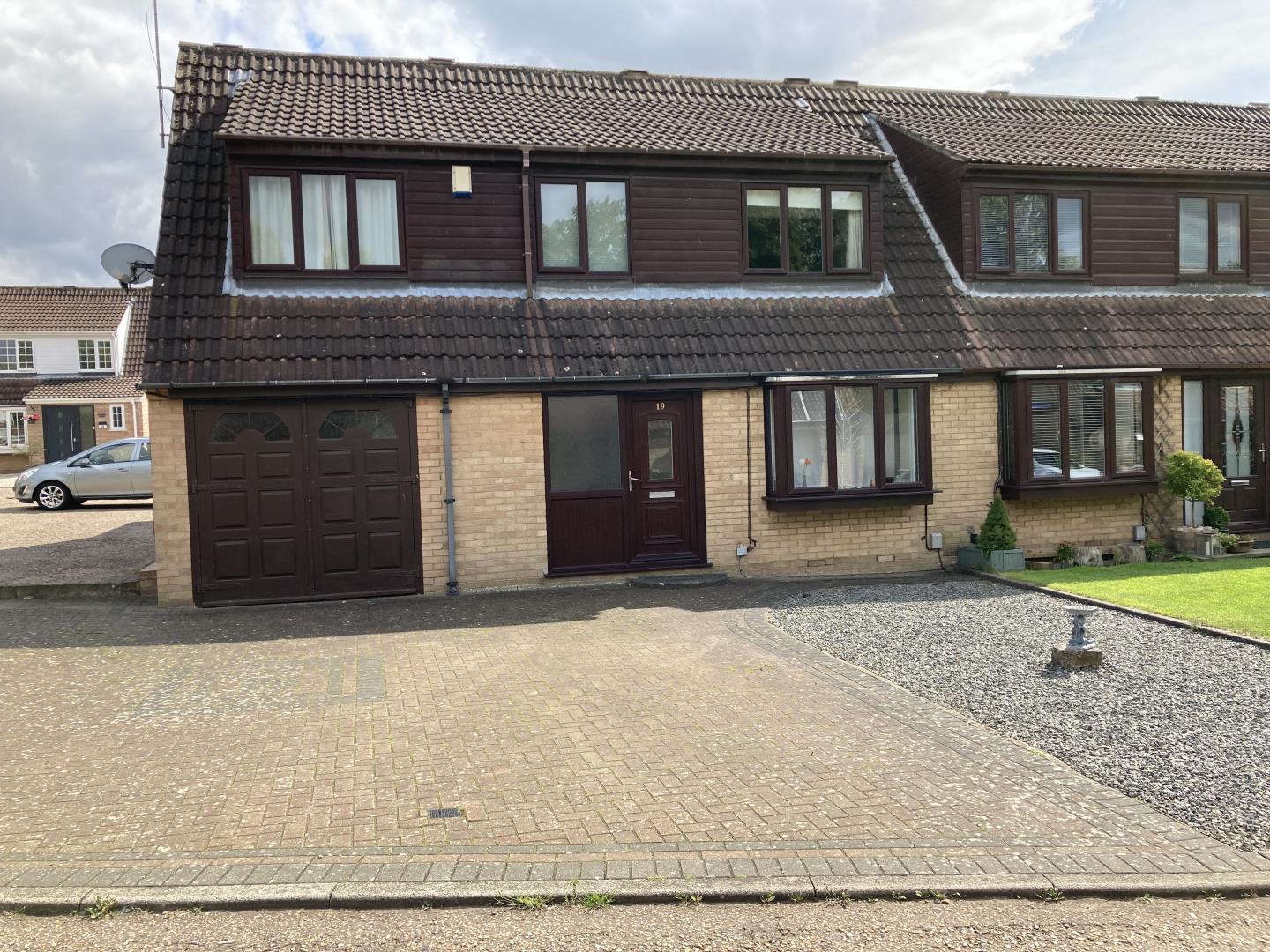 4 Bedroom Semi Detached House For Sale At Everingham Peterborough